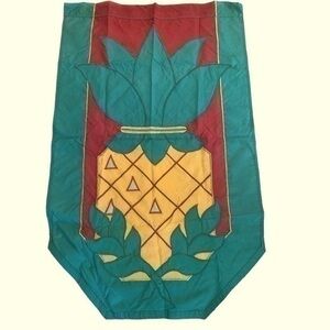 Large welcoming pineapple exterior flag